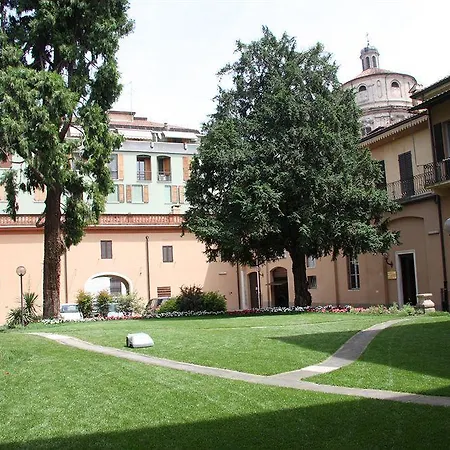 In Centro Aparthotel Mantua